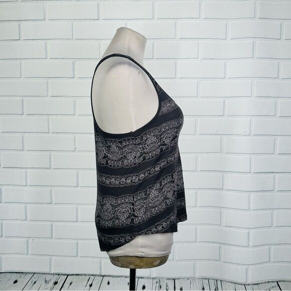 10/$25🦋 LA Hearts Gray & White Mandala Print Racerback Tank - Size Small - Picture 5 of 11